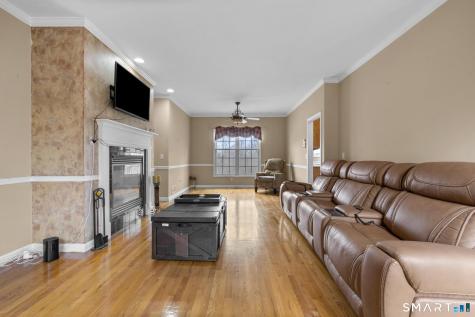16 Larkey Road Oxford CT 06478