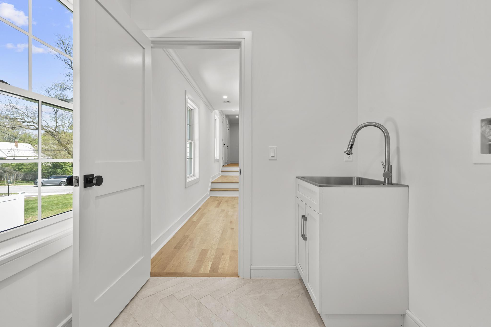 15 Barton Road Fairfield CT 06824