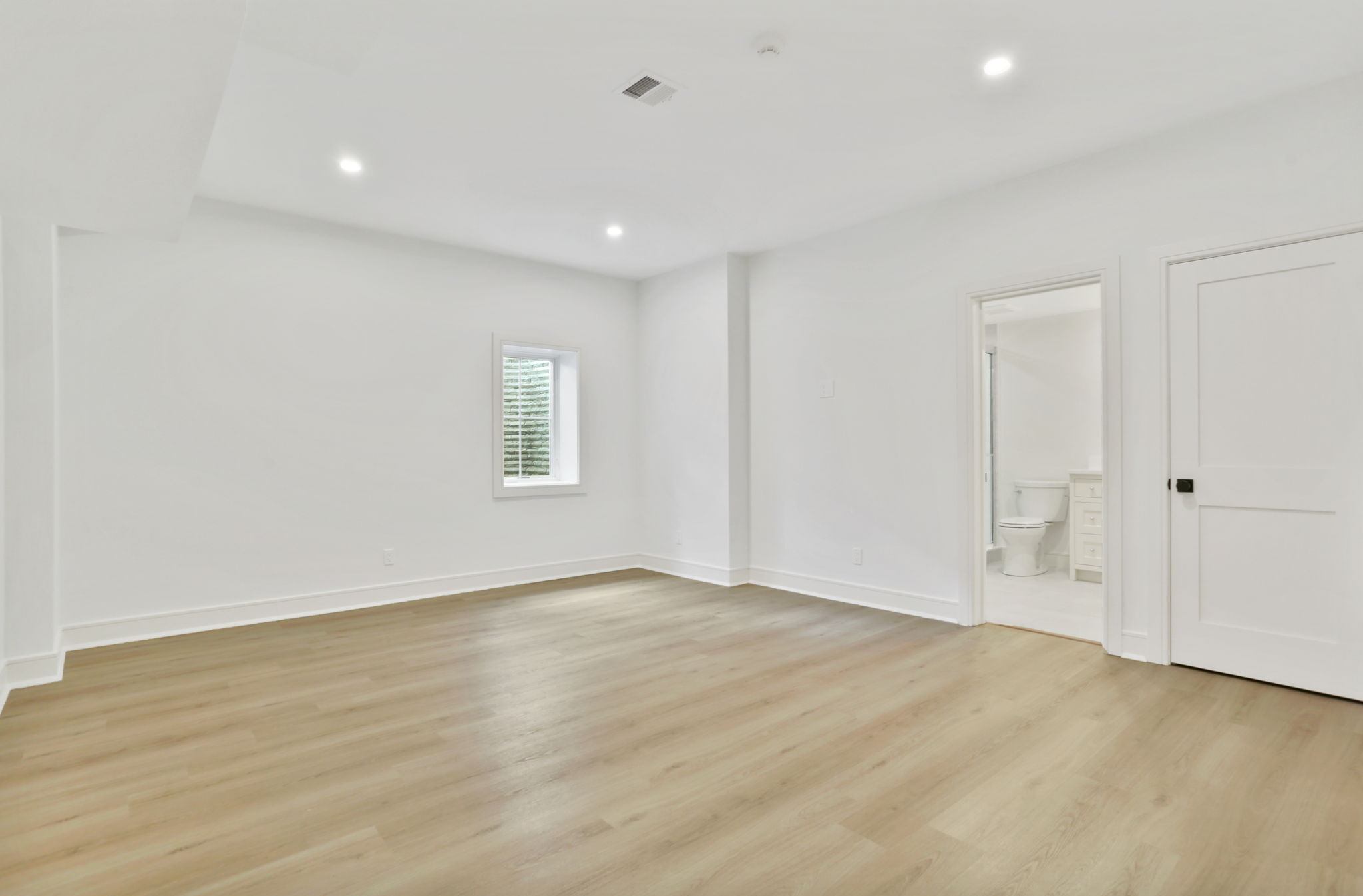 15 Barton Road Fairfield CT 06824