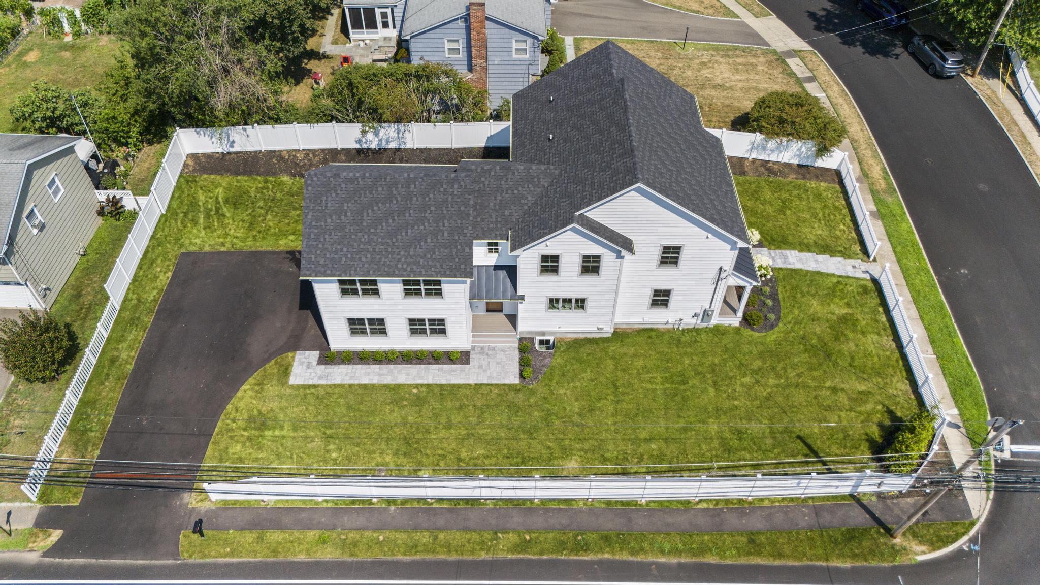 15 Barton Road Fairfield CT 06824