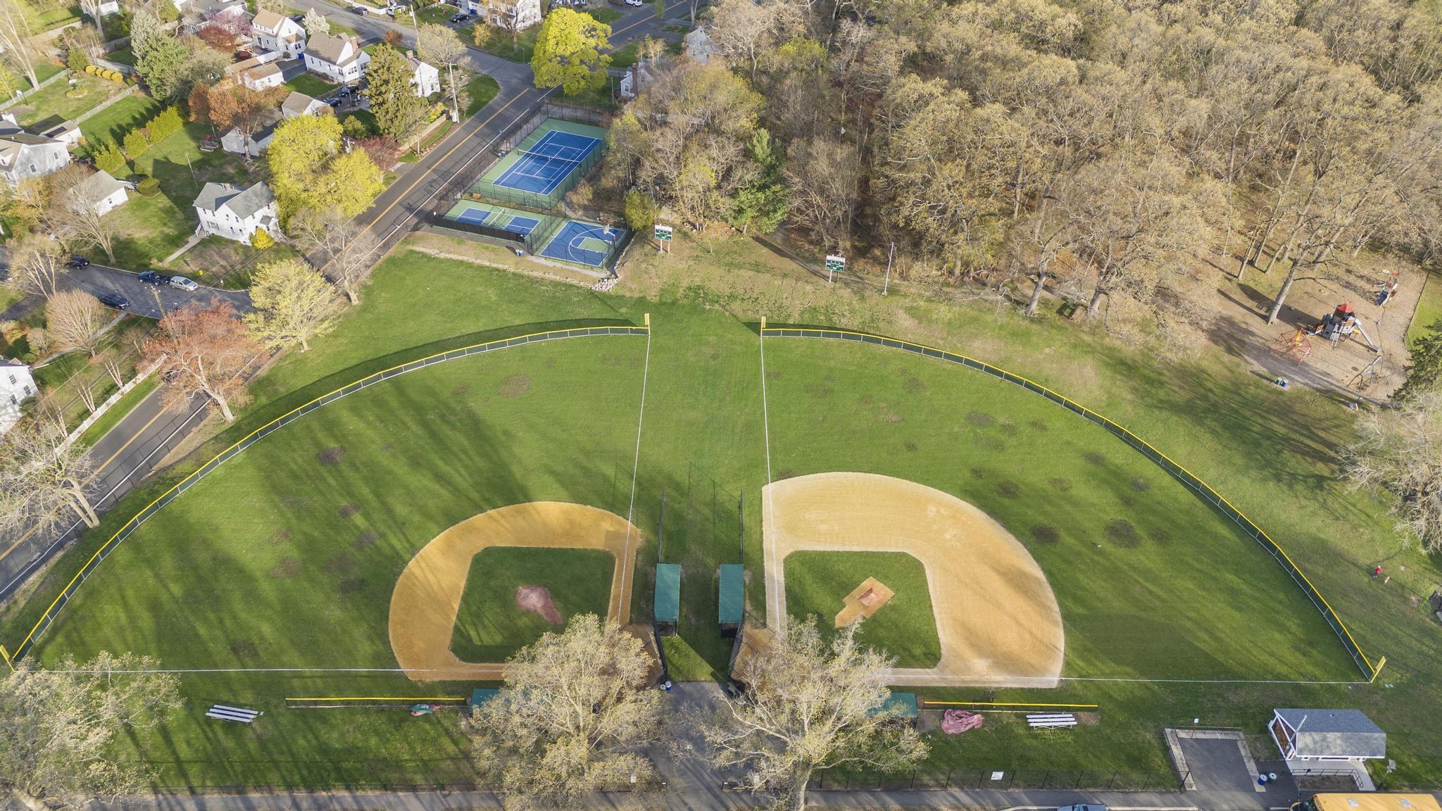 15 Barton Road Fairfield CT 06824