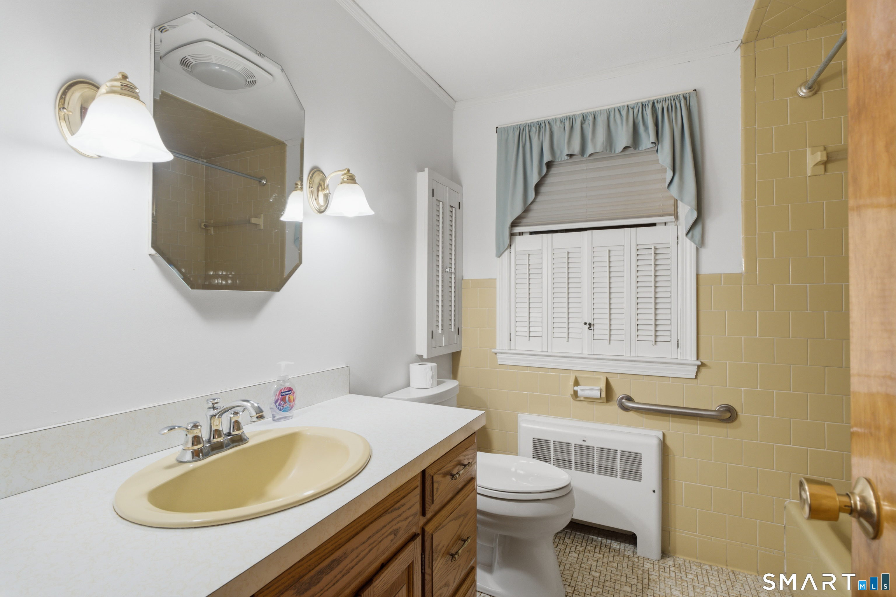 90 Woodland Avenue Bloomfield CT 06002