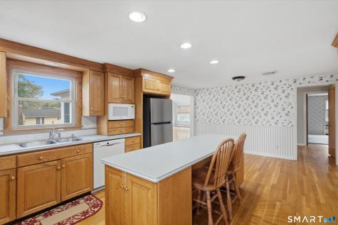 90 Woodland Avenue Bloomfield CT 06002