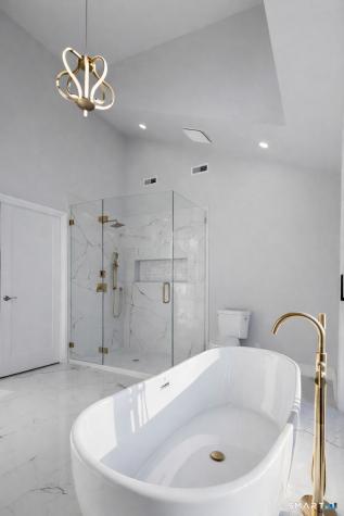 20 North Lake Shore Drive Brookfield CT 06804