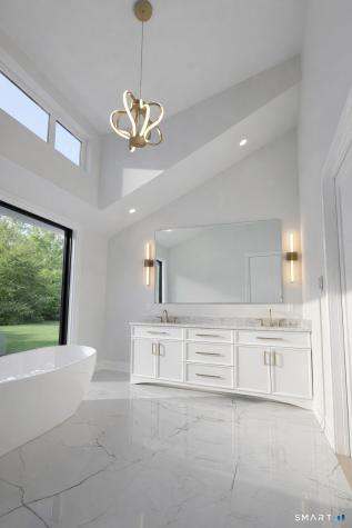 20 North Lake Shore Drive Brookfield CT 06804