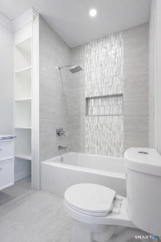 20 North Lake Shore Drive Brookfield CT 06804