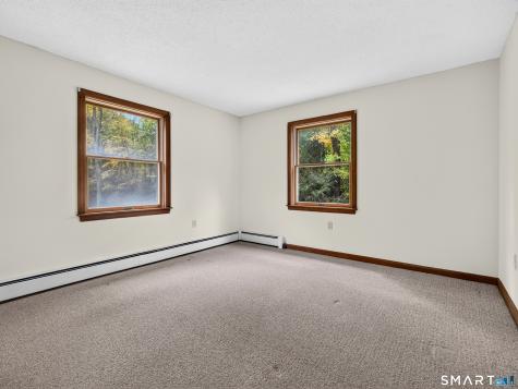 44 Inchcliffe Drive Ledyard CT 06335