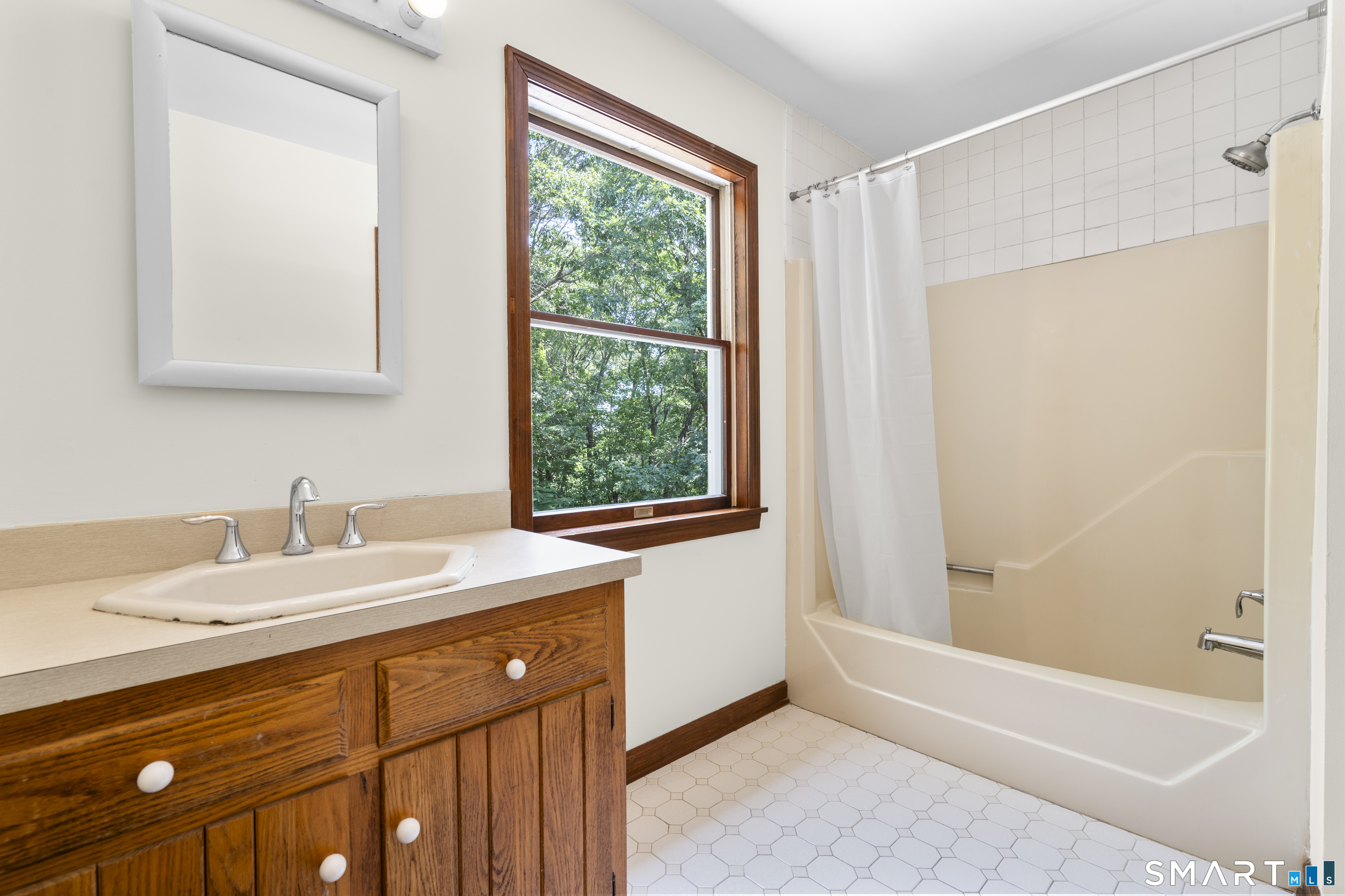 128 Midwood Avenue Waterbury CT 06708