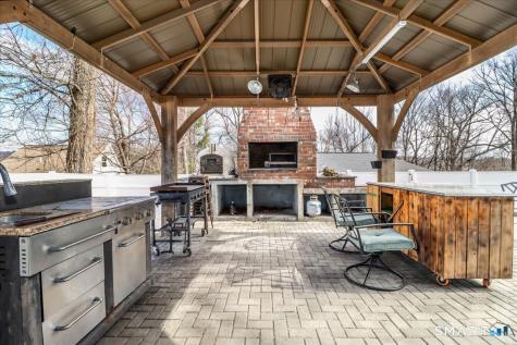 3 Ken Oaks Drive Danbury CT 06810