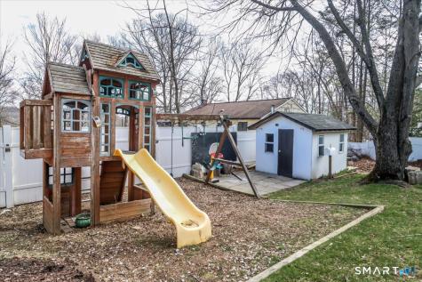 3 Ken Oaks Drive Danbury CT 06810