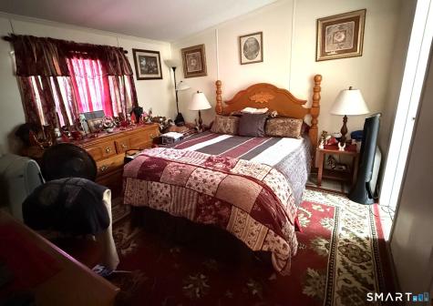 1042 Poquonnock Road Groton CT 06340