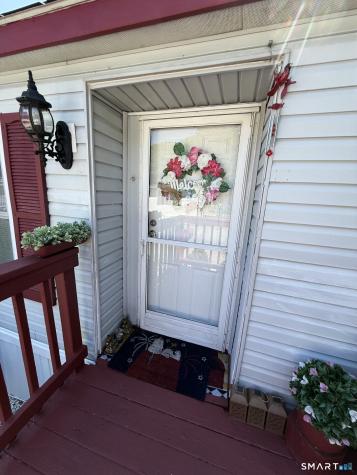 1042 Poquonnock Road Groton CT 06340