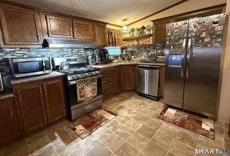 1042 Poquonnock Road Groton CT 06340