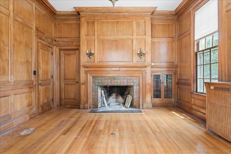 31 North Main Street Essex CT 06426