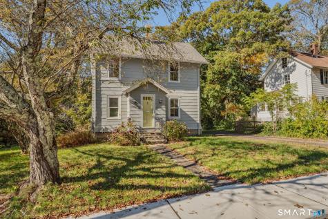 28 Blake Street Essex CT 06442