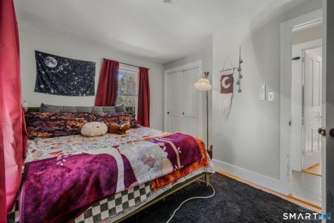 28 Blake Street Essex CT 06442
