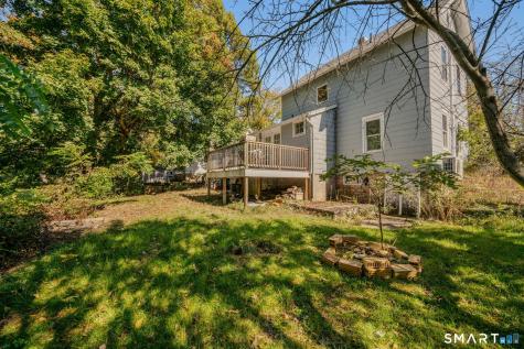 28 Blake Street Essex CT 06442