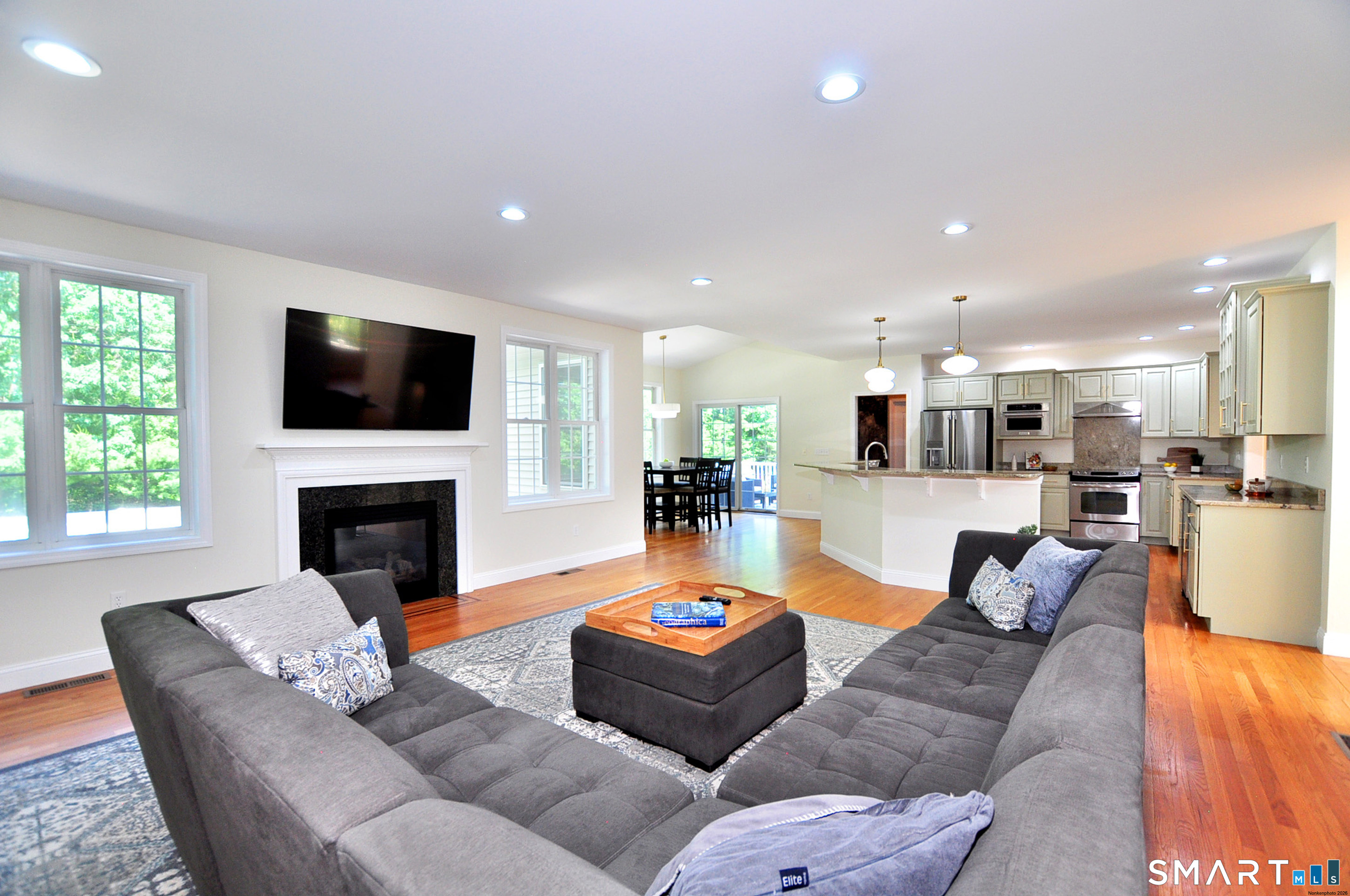 22 Jubrey Drive Windsor CT 06095