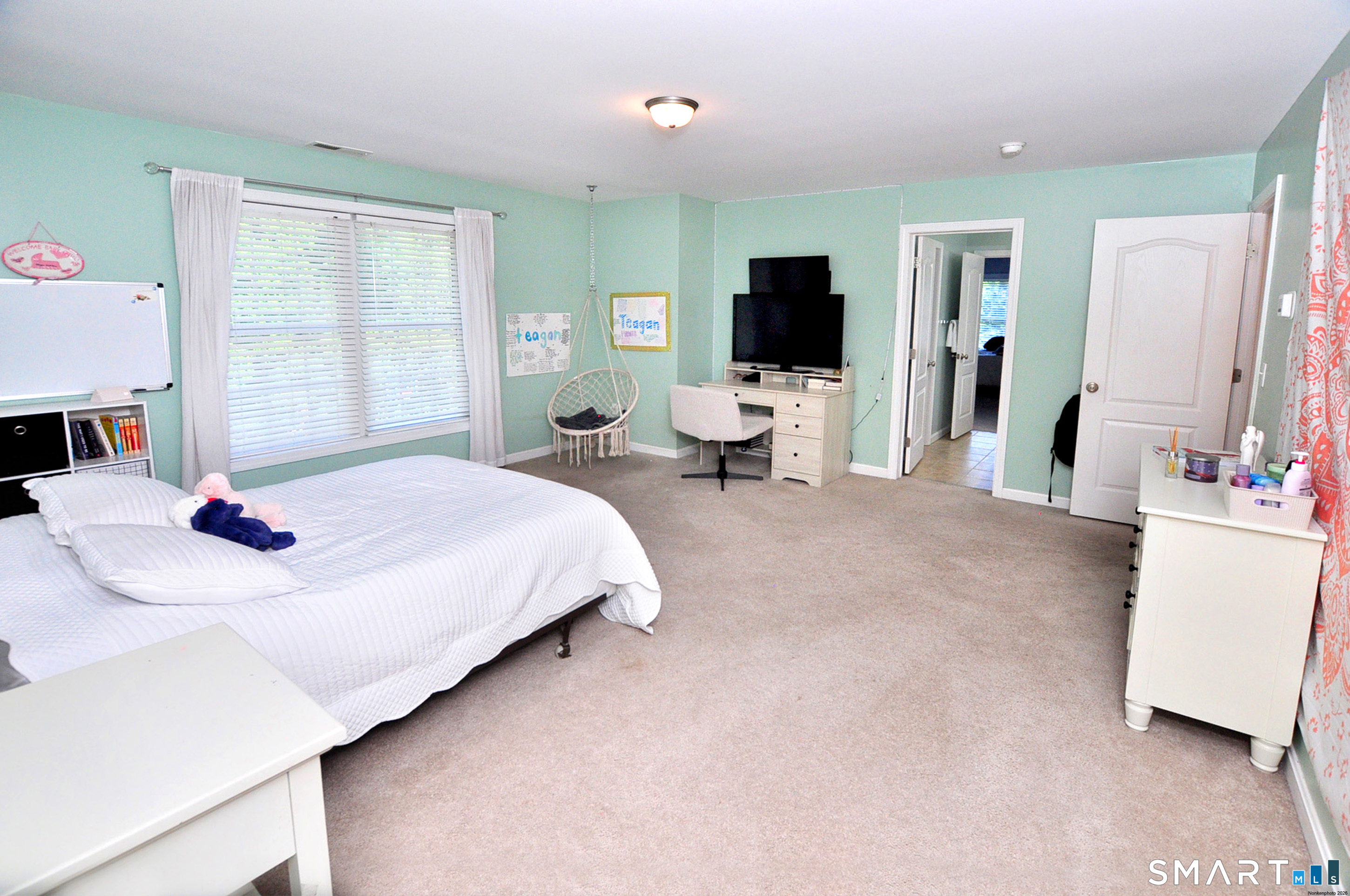 22 Jubrey Drive Windsor CT 06095