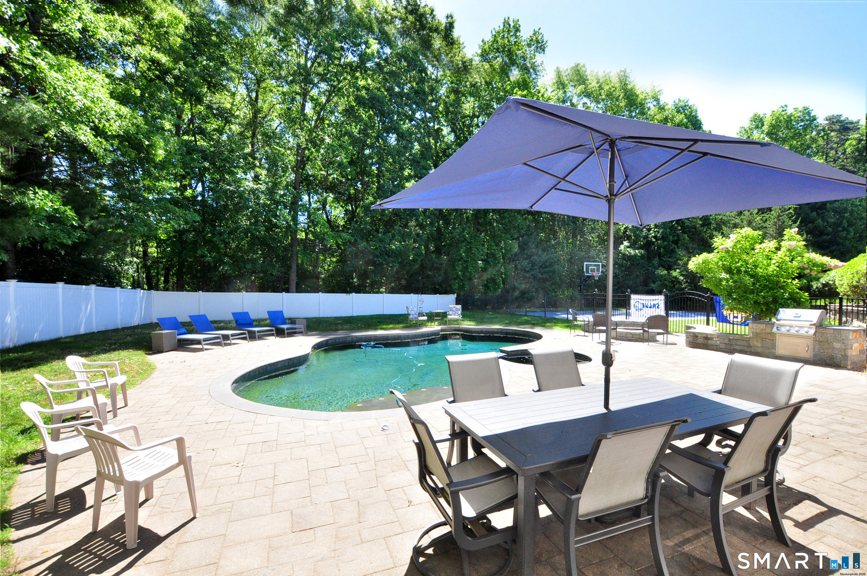22 Jubrey Drive Windsor CT 06095