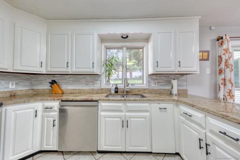 11 Kupchunos Road South Windsor CT 06074