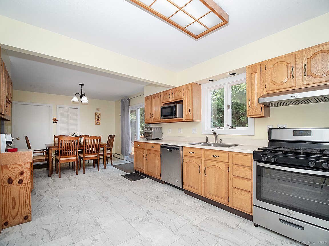1681 Litchfield Turnpike Woodbridge CT 06525