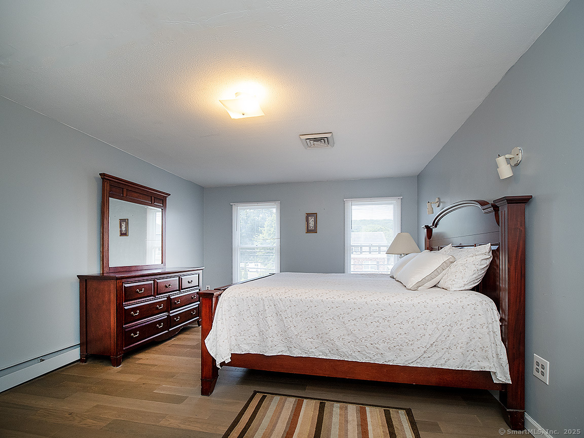 1681 Litchfield Turnpike Woodbridge CT 06525