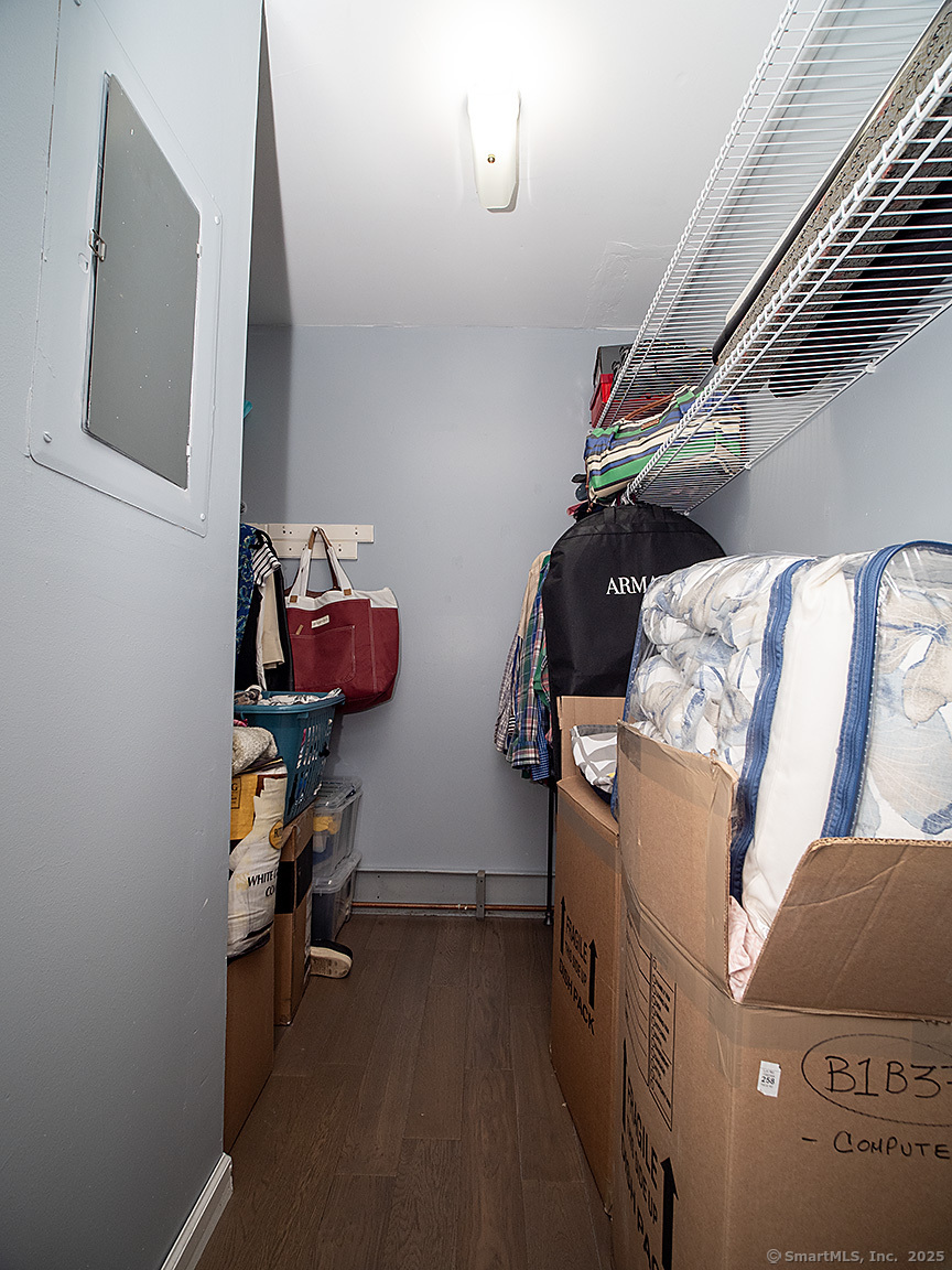 1681 Litchfield Turnpike Woodbridge CT 06525