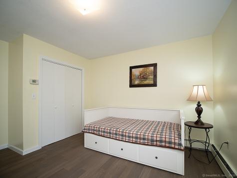 1681 Litchfield Turnpike Woodbridge CT 06525