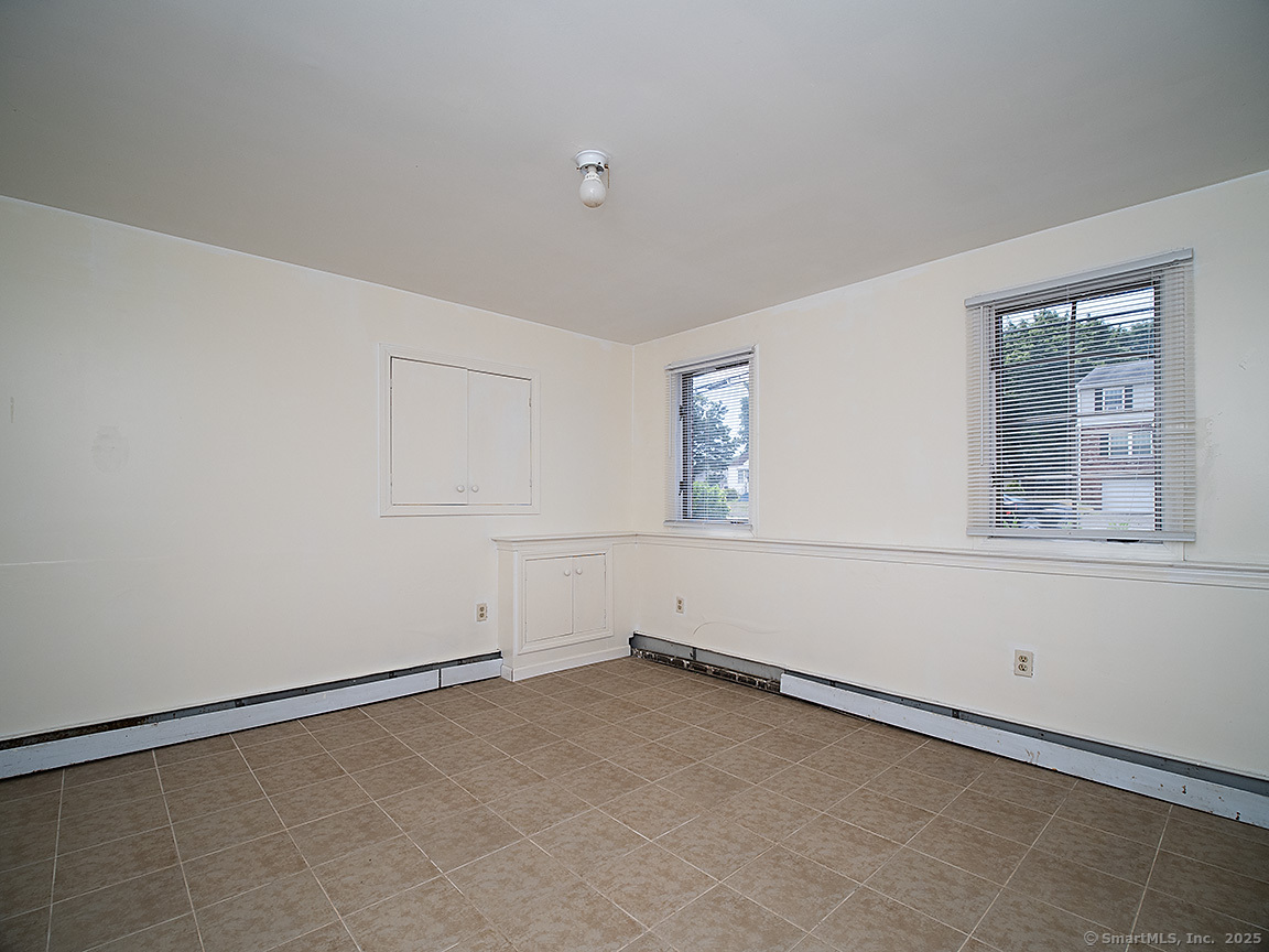 1681 Litchfield Turnpike Woodbridge CT 06525