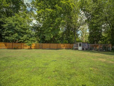 1681 Litchfield Turnpike Woodbridge CT 06525