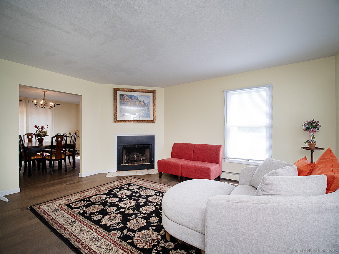 1681 Litchfield Turnpike Woodbridge CT 06525