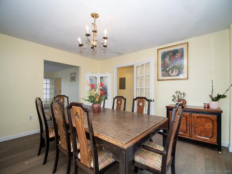 1681 Litchfield Turnpike Woodbridge CT 06525