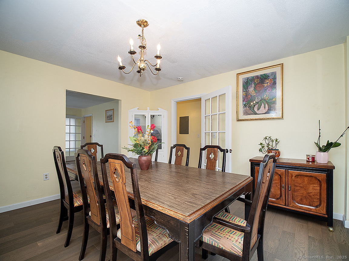 1681 Litchfield Turnpike Woodbridge CT 06525