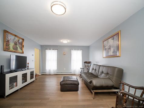 1681 Litchfield Turnpike Woodbridge CT 06525