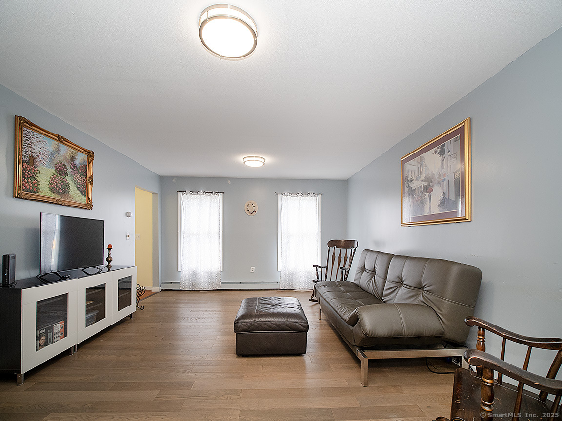1681 Litchfield Turnpike Woodbridge CT 06525