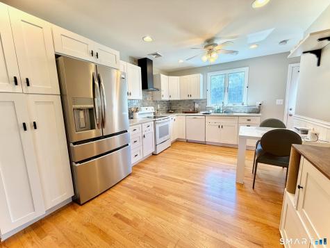 16 Windy Ridge Trumbull CT 06611