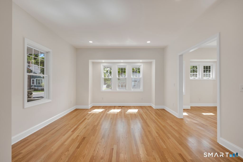 11 Strong Court Plainville CT 06062