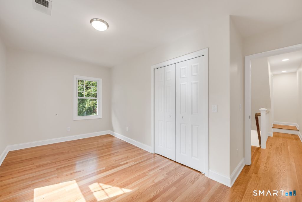 11 Strong Court Plainville CT 06062