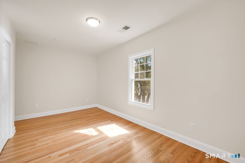 11 Strong Court Plainville CT 06062