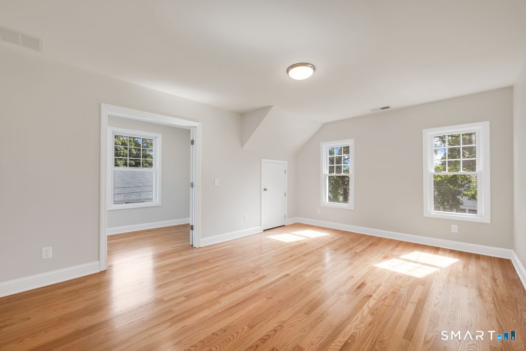 11 Strong Court Plainville CT 06062