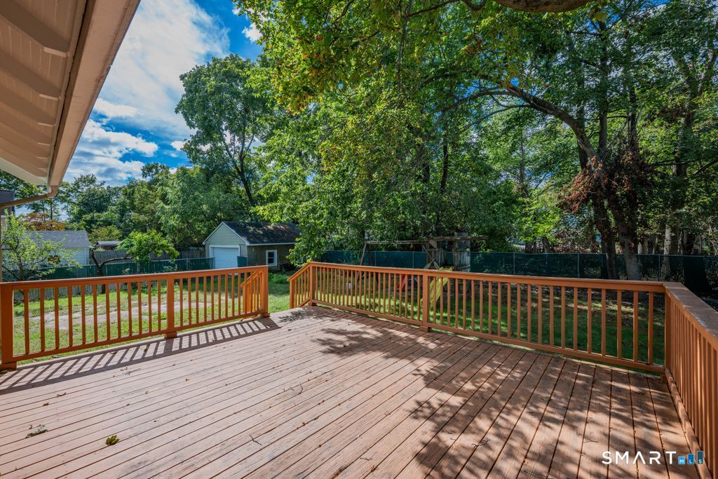 11 Strong Court Plainville CT 06062