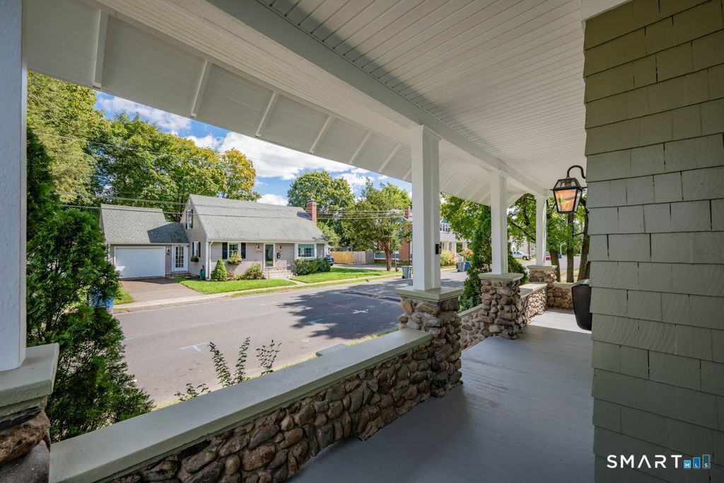 11 Strong Court Plainville CT 06062