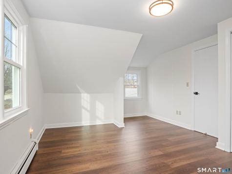 8 Raleigh Road Bridgeport CT 06606