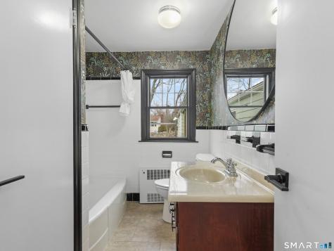 8 Raleigh Road Bridgeport CT 06606