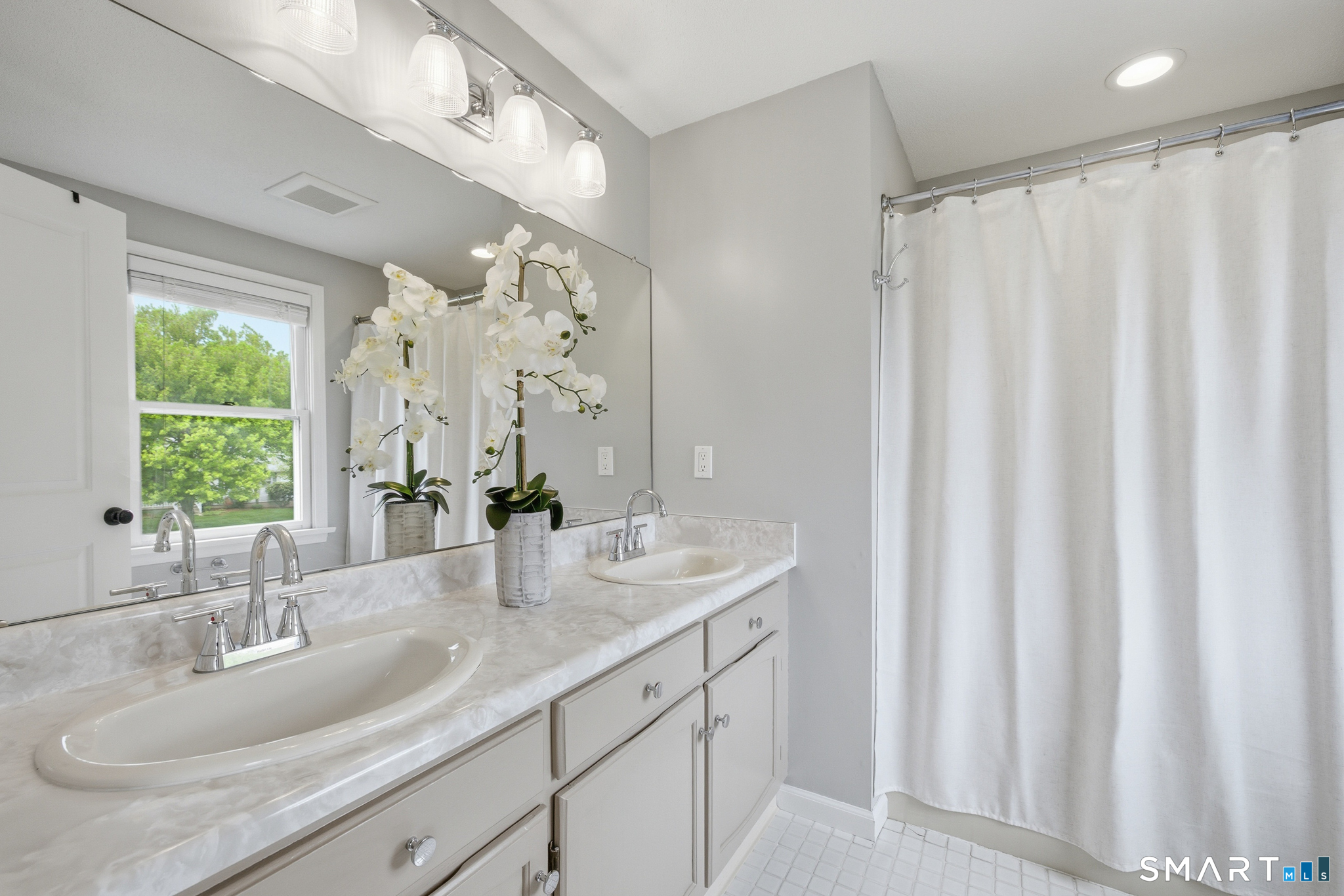 50 Pheasant Way South Windsor CT 06074