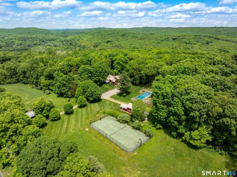 240 Umpawaug Road Redding CT 06896