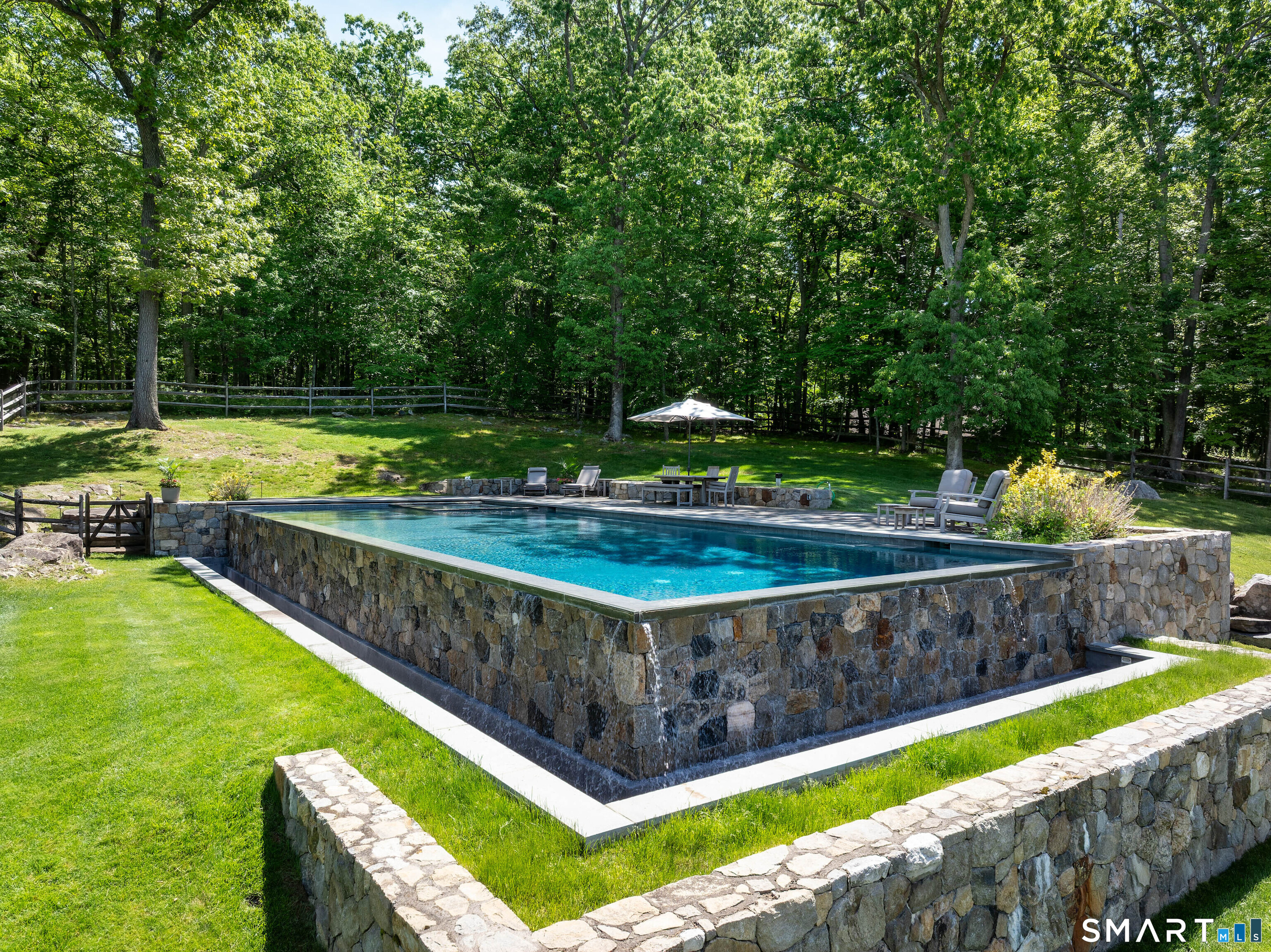 240 Umpawaug Road Redding CT 06896