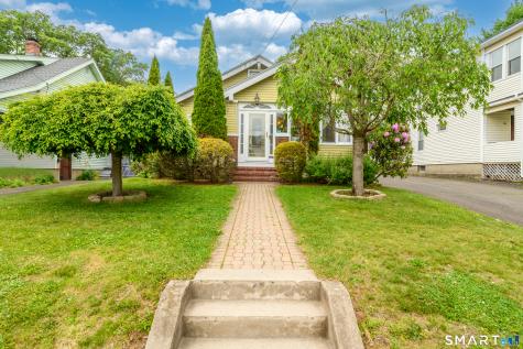 62 Fennbrook Road West Hartford CT 06119