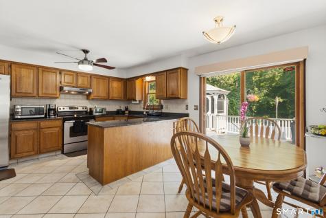 21 Markwood Road Manchester CT 06040